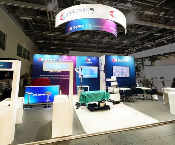 Messestand von Globus Medical