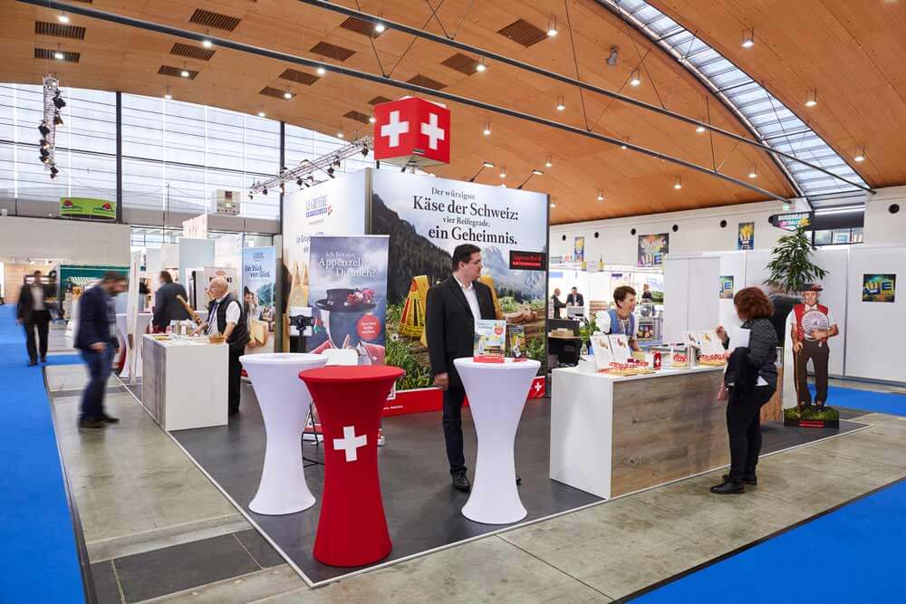 Switzerland-Cheese-Marketing-Messestanddesign-EDEKAInnovationsmesse-_Expo_Exhibition_Stands3